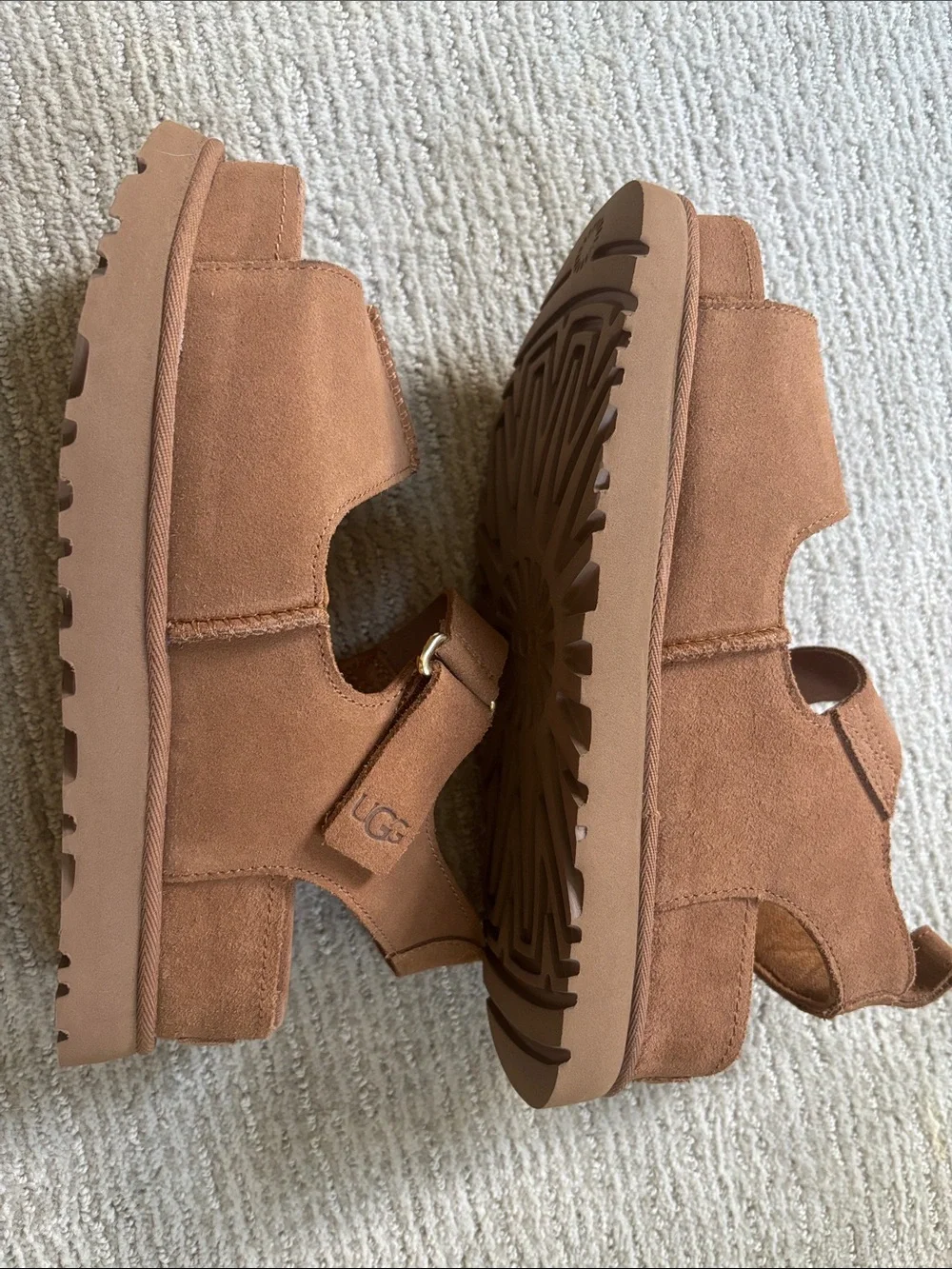 UGG® Goldenstar Platform Sandal CHESTNUT size 8
